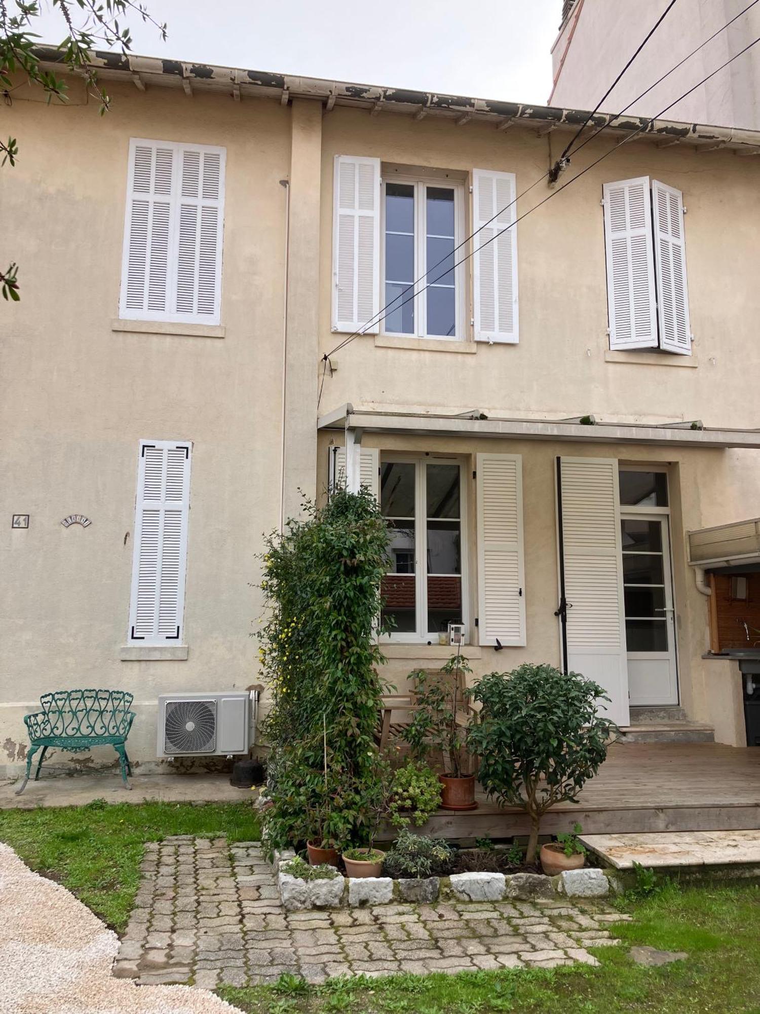 Charmant Appartement Cosy Saint-Raphaël Екстериор снимка